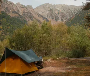 Elegant canvas tents inspired by 1920s safaris