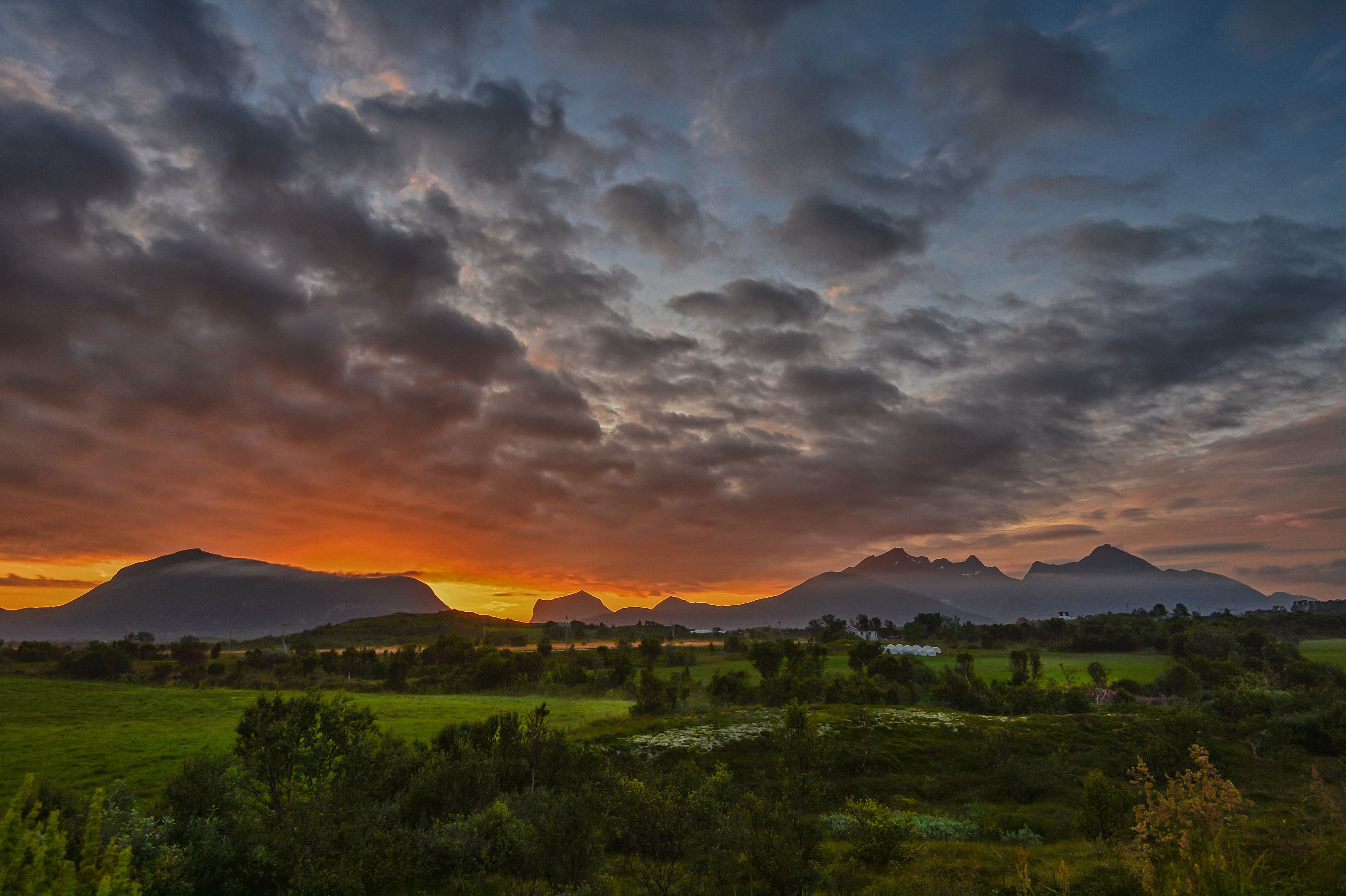 Luxury Norway Northern Lights honeymoon package with Arctic lodge