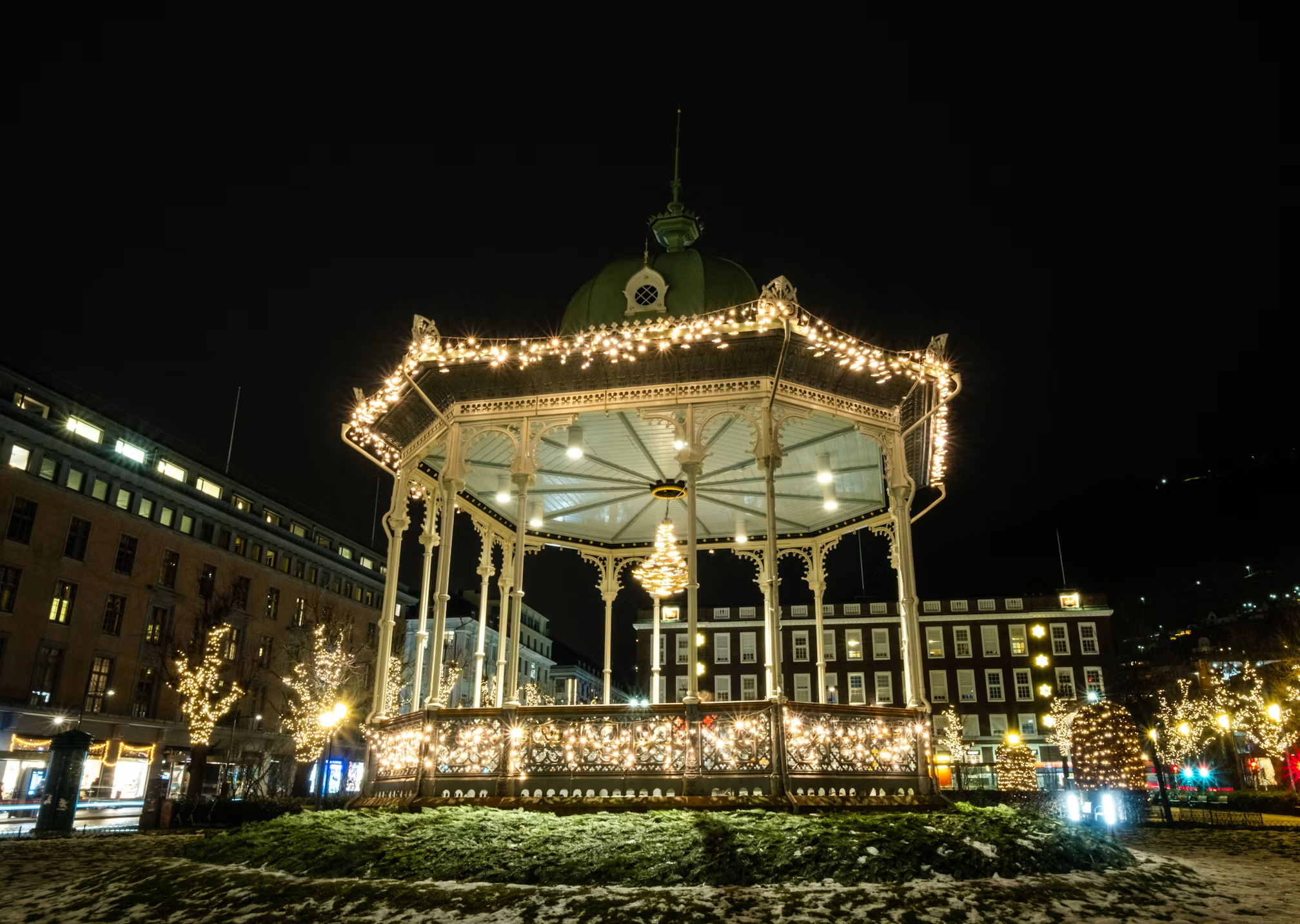 Norway Christmas family tour package with warm hotels and snow experiences
